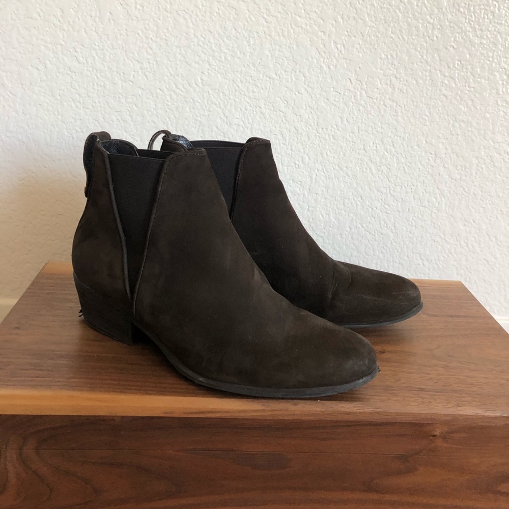 Steve Madden Brown booties